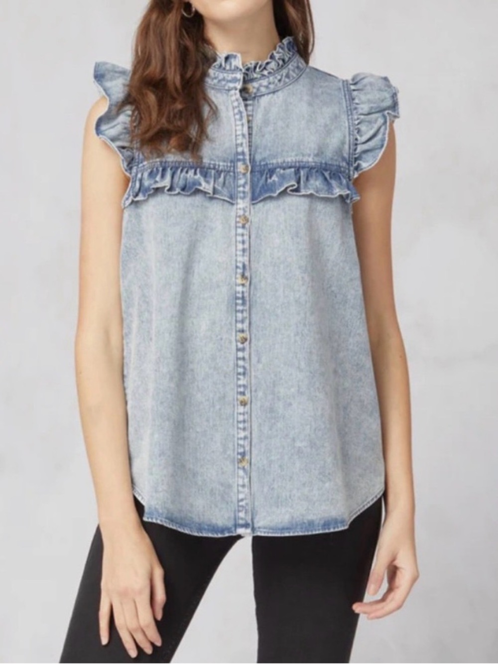 entro Light Wash Denim Ruffle Sleeveless Button-Up Top